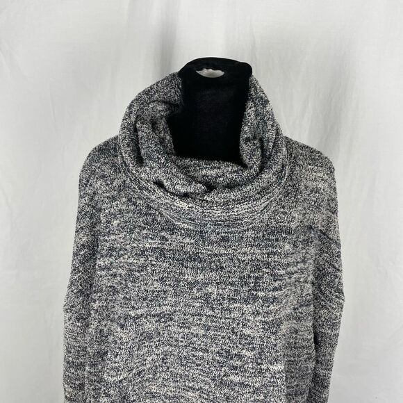 Barefoot Dreams Gray Oversized Cozy Sweater - Women’s OS - Picture 6 of 9